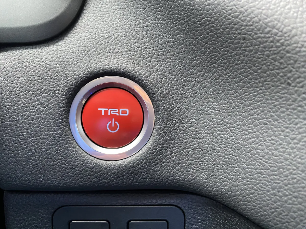 2024 Toyota Sequoia SR5 thumbnail 25