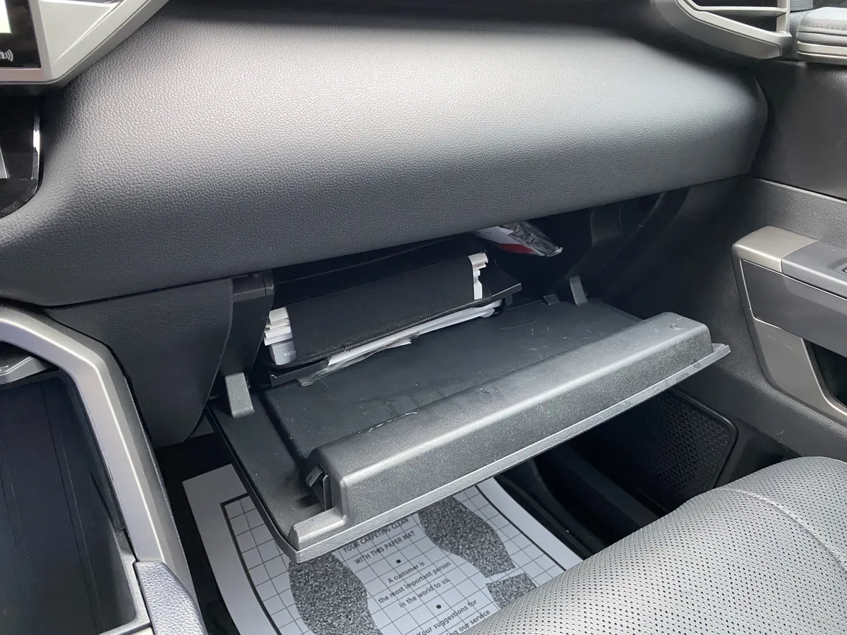 2024 Toyota Sequoia SR5 thumbnail 30