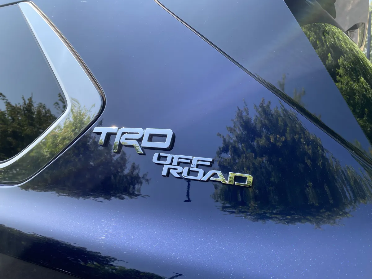 2024 Toyota Sequoia SR5 thumbnail 40