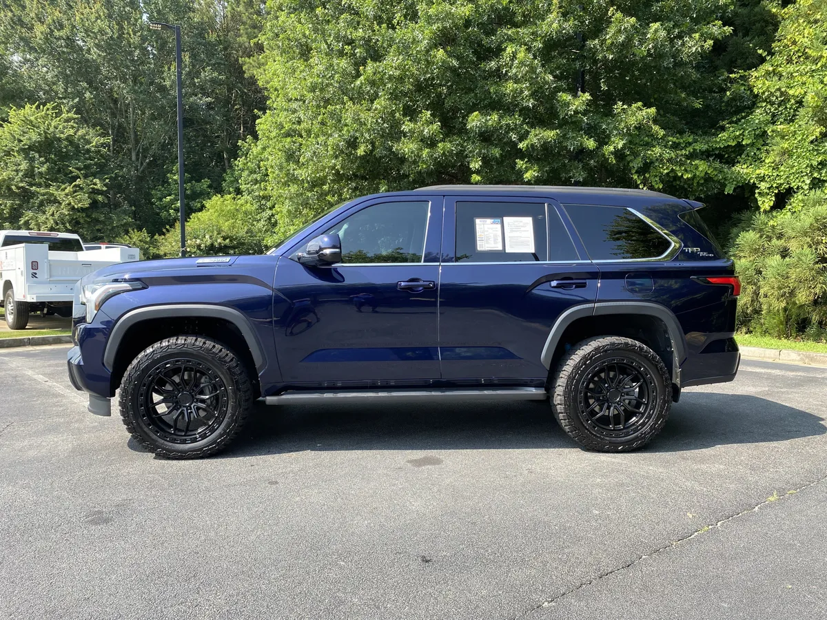 2024 Toyota Sequoia SR5 thumbnail 5