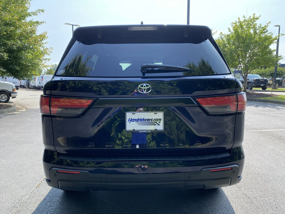 2024 Toyota Sequoia SR5 thumbnail 7