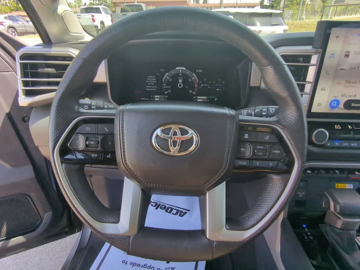 2024 Toyota Sequoia SR5 thumbnail 11