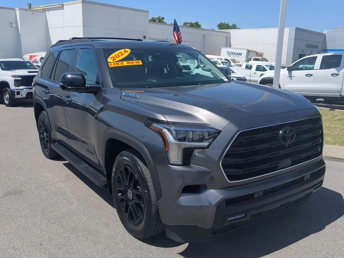 2024 Toyota Sequoia SR5 thumbnail 2