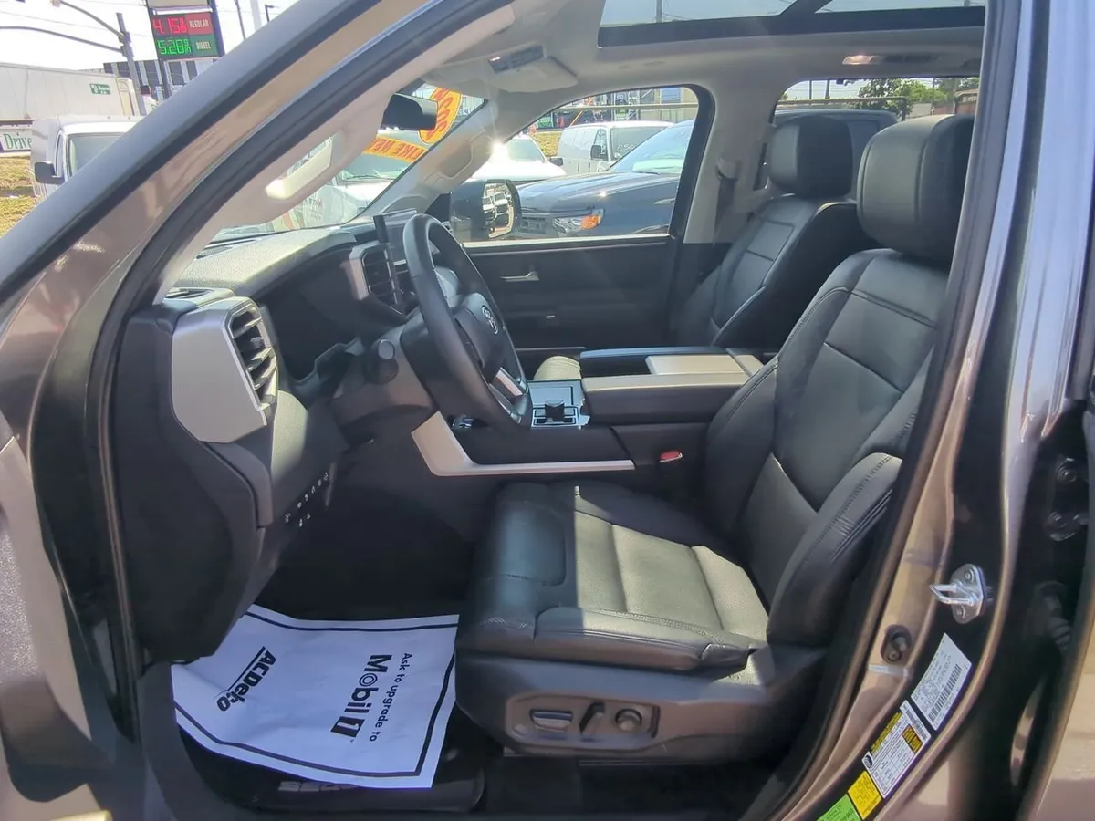 2024 Toyota Sequoia SR5 thumbnail 20