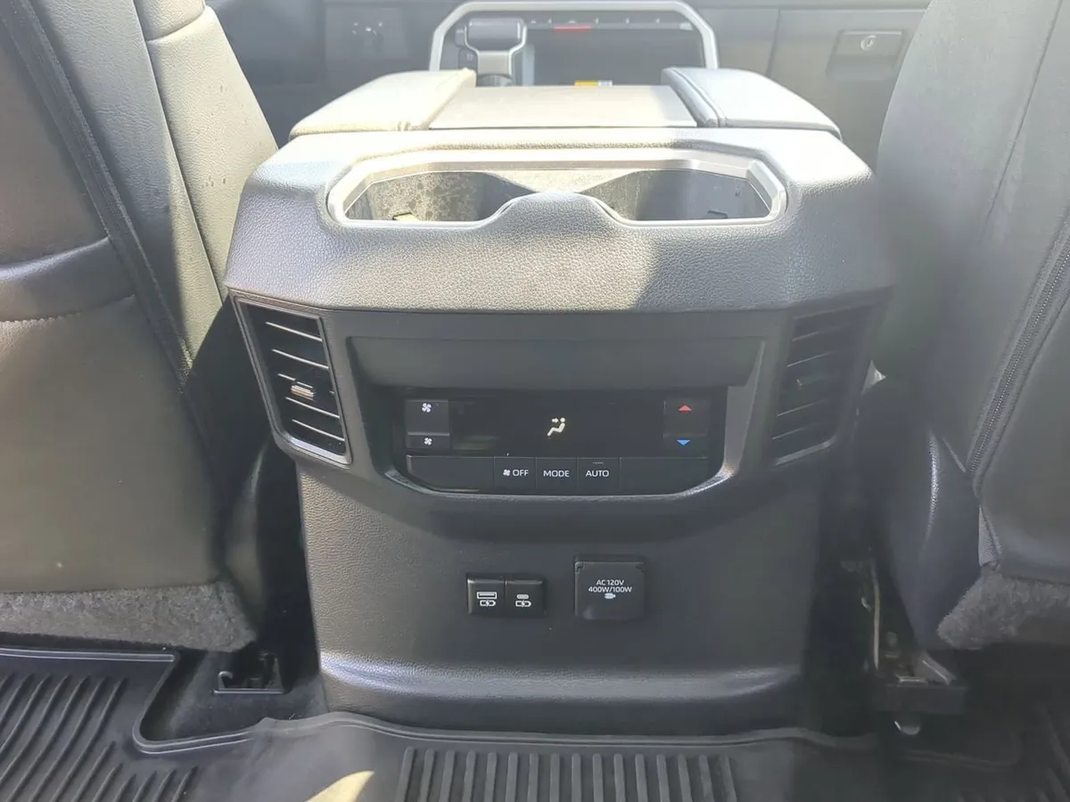 2024 Toyota Sequoia SR5 thumbnail 22