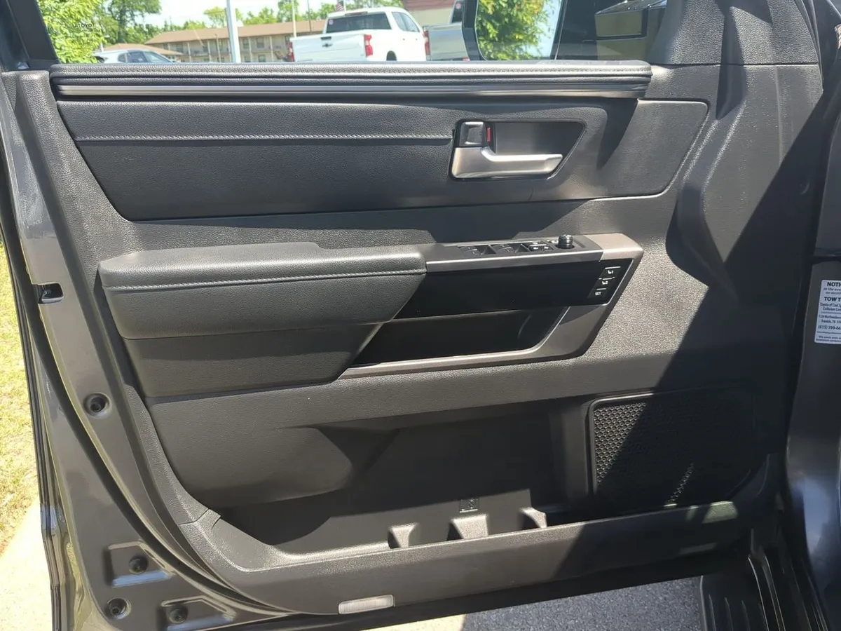 2024 Toyota Sequoia SR5 thumbnail 23