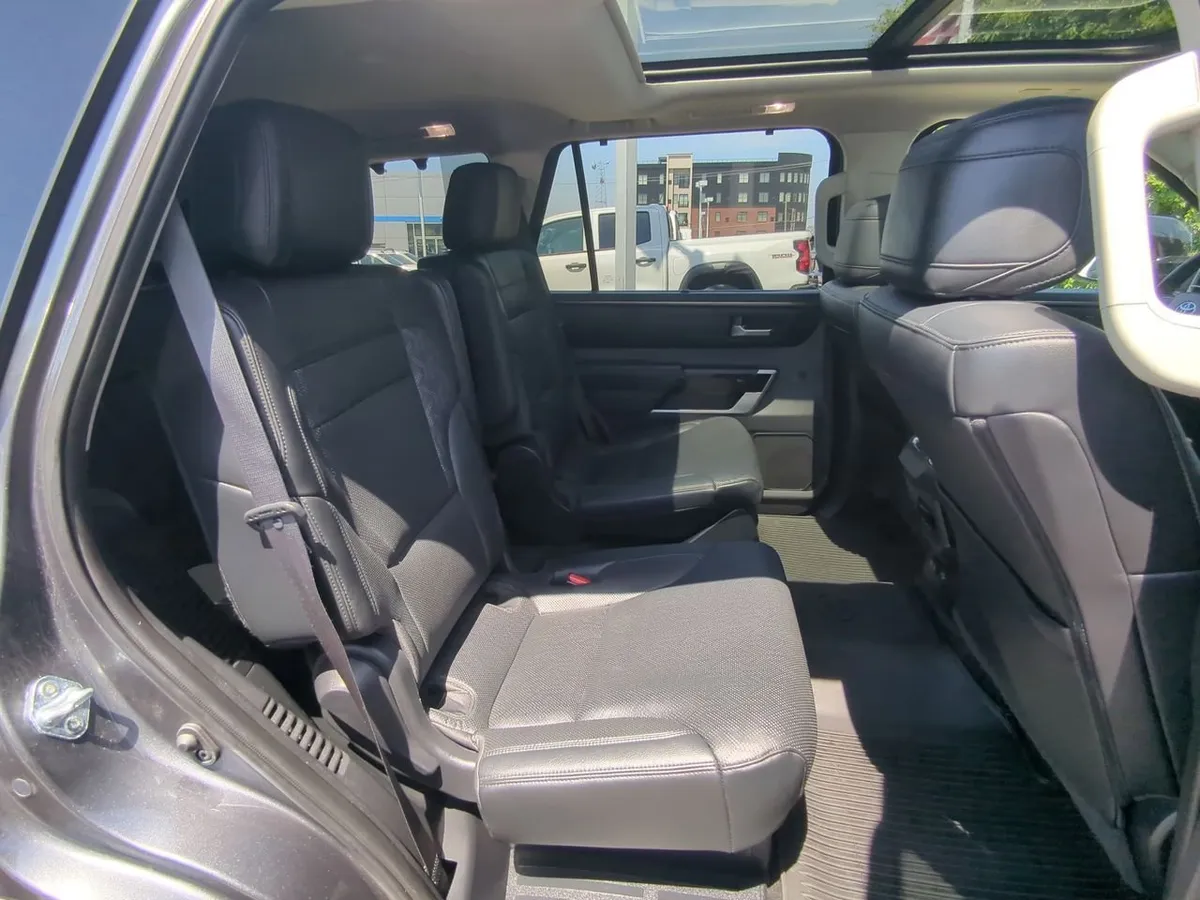 2024 Toyota Sequoia SR5 thumbnail 28