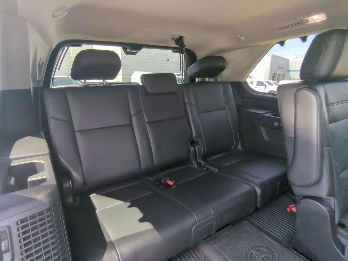 2024 Toyota Sequoia SR5 thumbnail 29