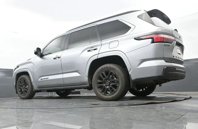 2024 Toyota Sequoia SR5 thumbnail 10