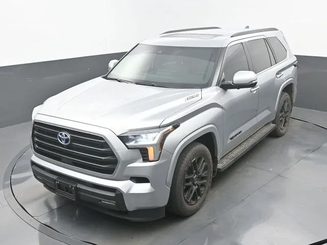 2024 Toyota Sequoia SR5 thumbnail 16