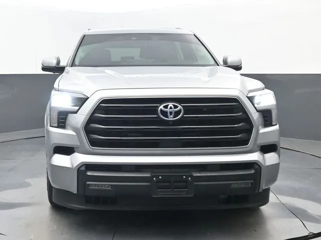 2024 Toyota Sequoia SR5 thumbnail 5