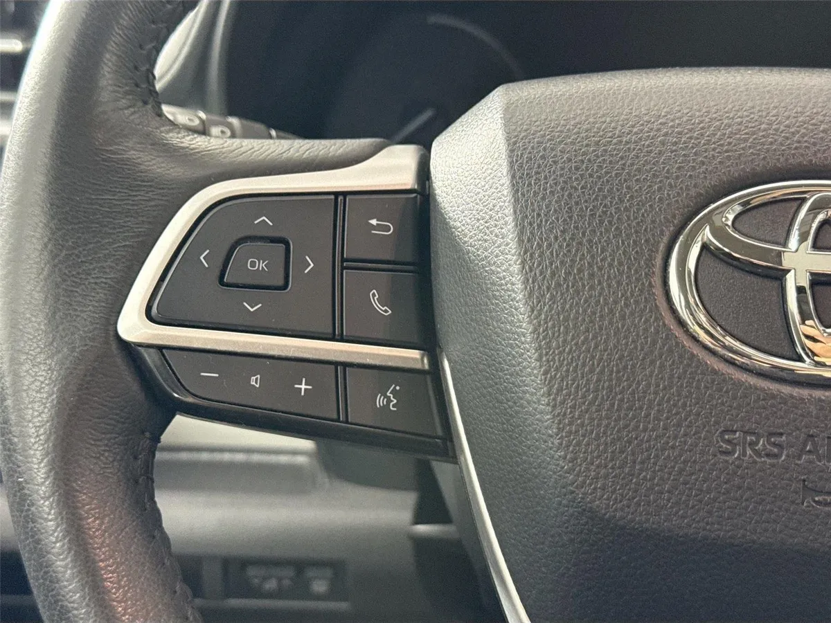 2024 Toyota Sienna XLE 8-Passenger thumbnail 17
