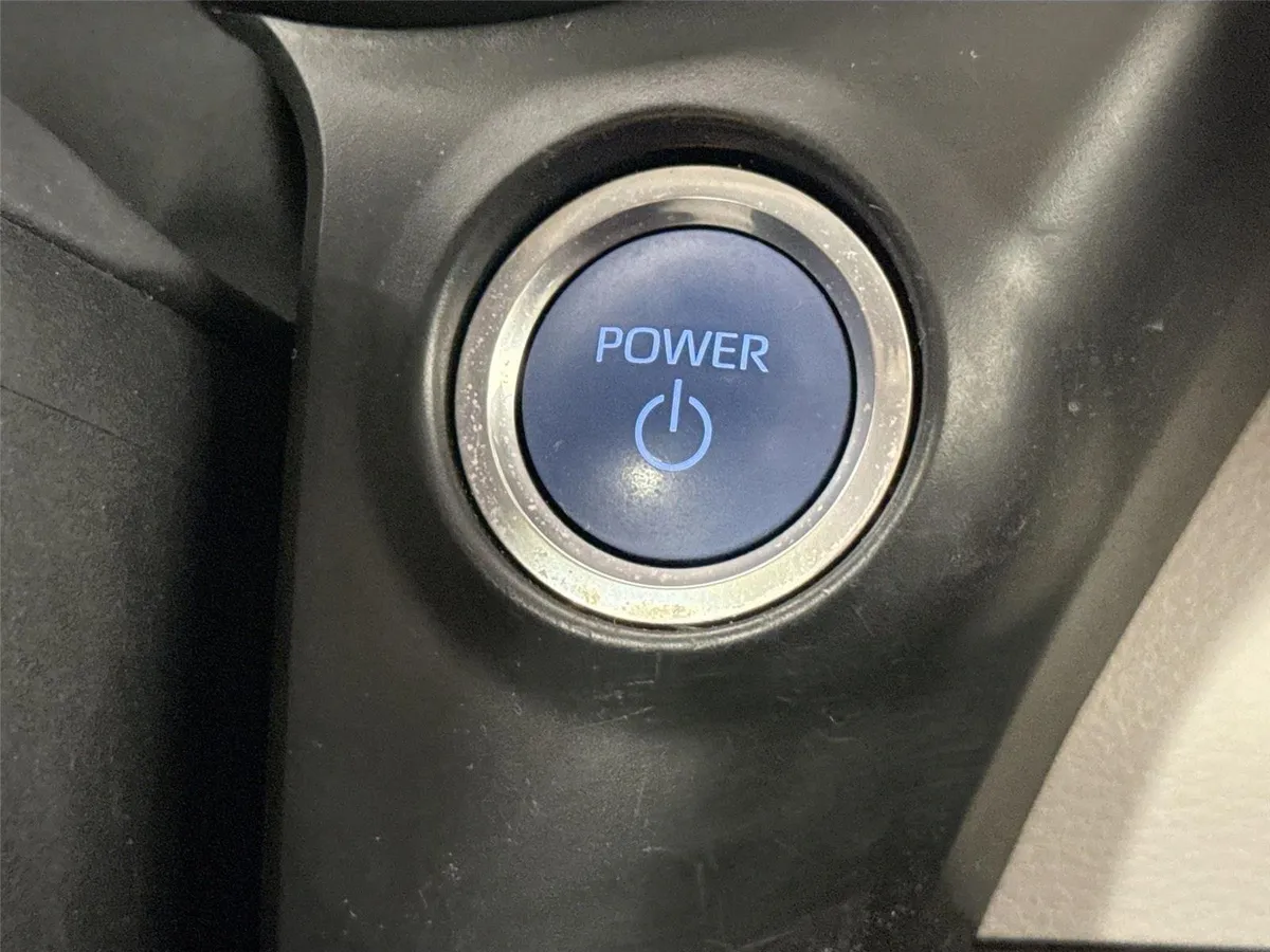 2024 Toyota Sienna XLE 8-Passenger thumbnail 21