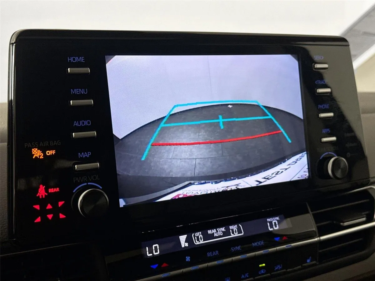 2024 Toyota Sienna XLE 8-Passenger thumbnail 25