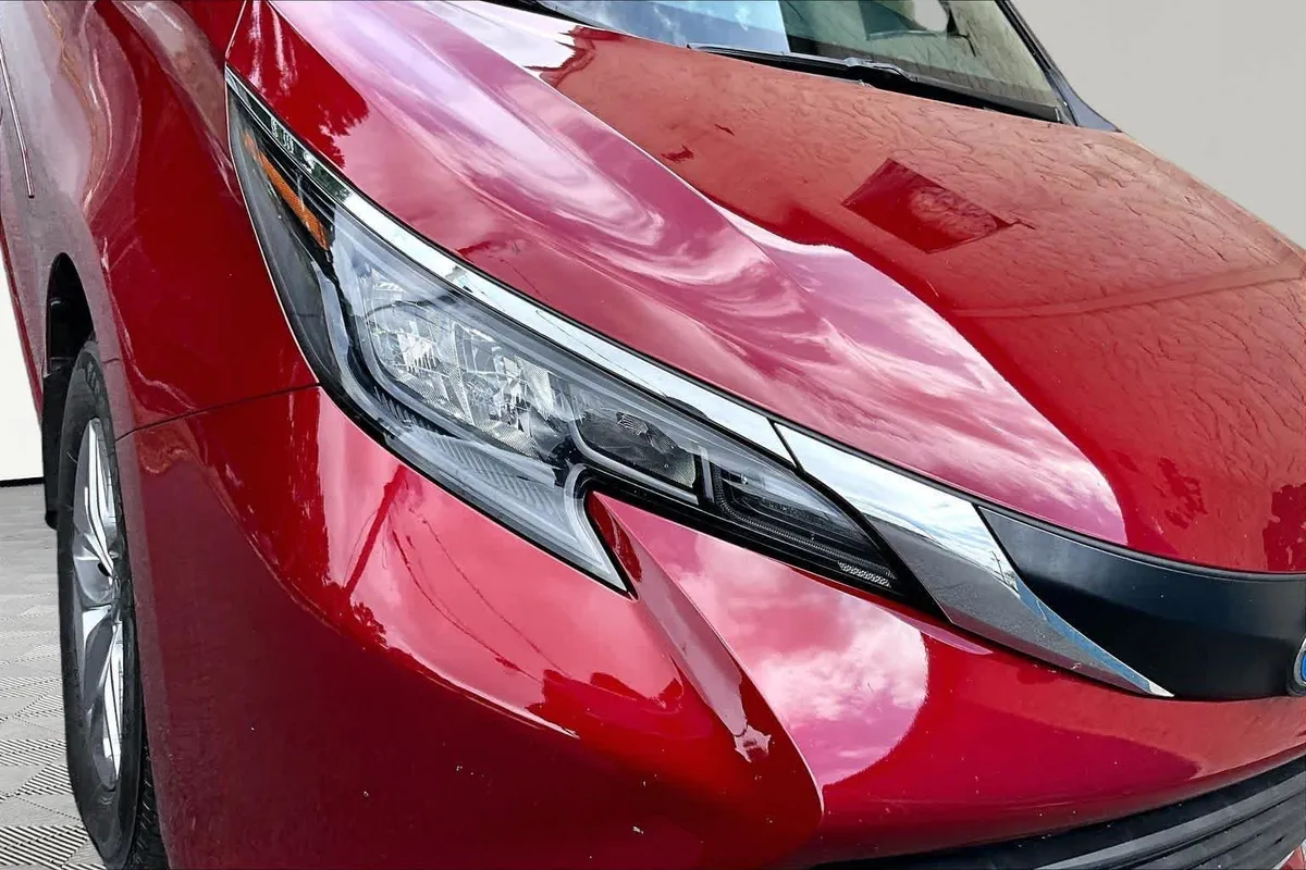 2024 Toyota Sienna XLE thumbnail 28