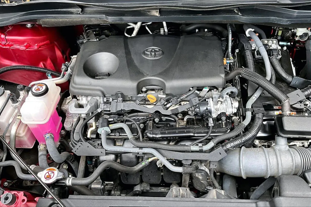 2024 Toyota Sienna XLE thumbnail 32