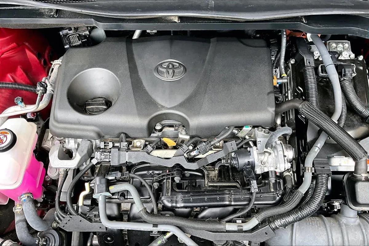 2024 Toyota Sienna XLE thumbnail 33