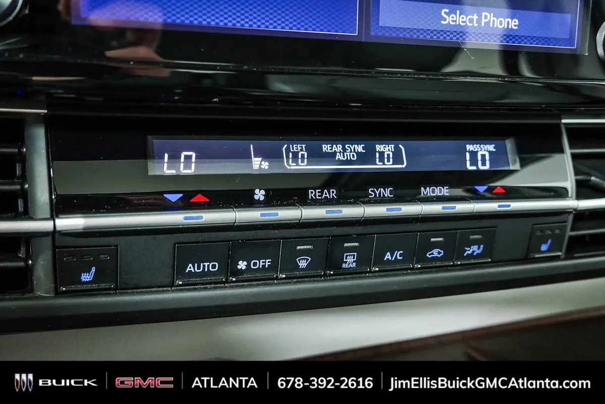 2024 Toyota Sienna XLE thumbnail 15