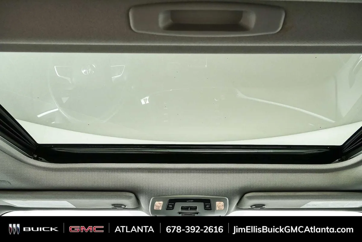 2024 Toyota Sienna XLE thumbnail 20