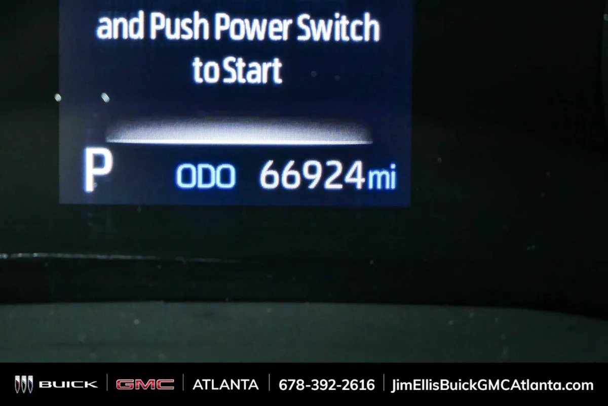 2024 Toyota Sienna XLE thumbnail 8