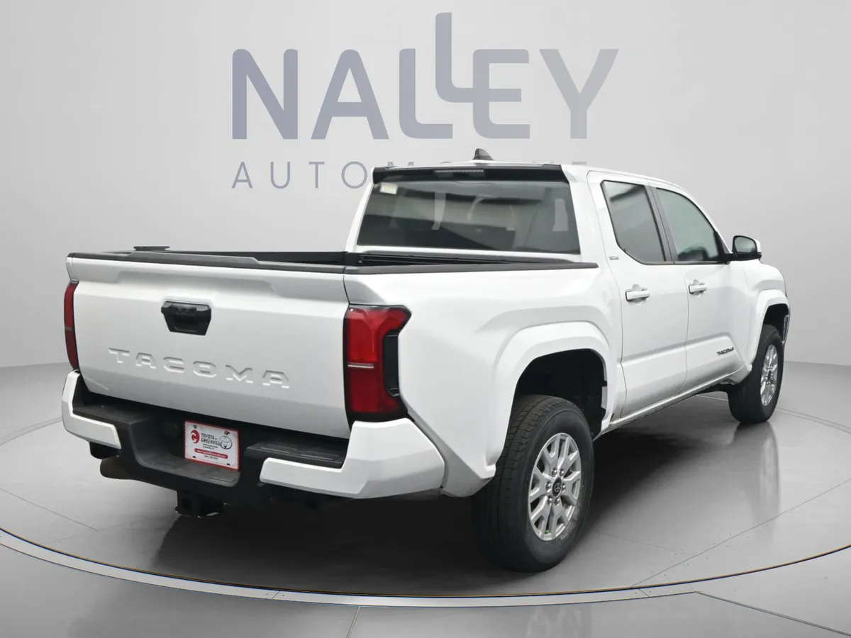 2024 Toyota Tacoma 2WD SR5 thumbnail 13