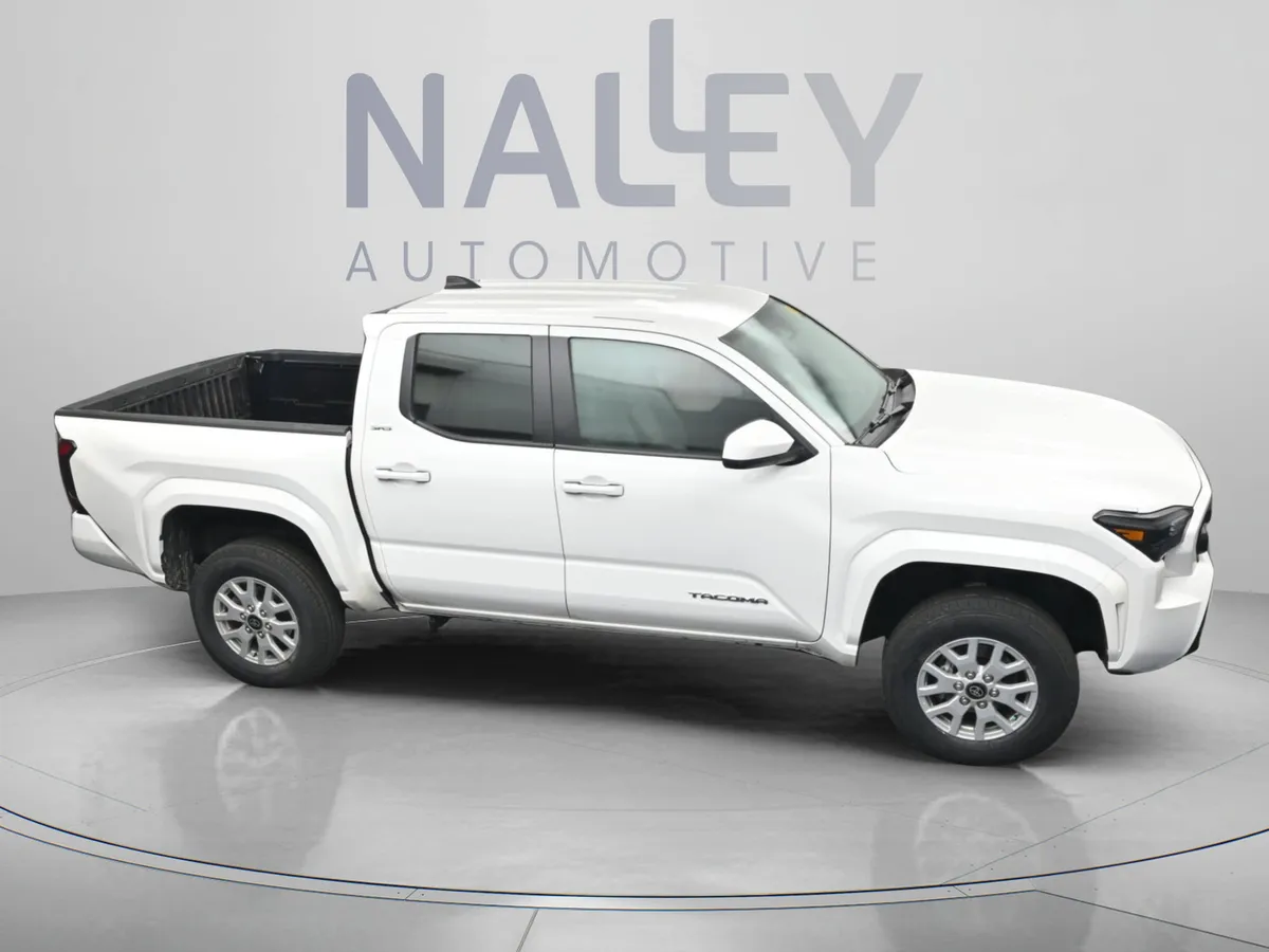 2024 Toyota Tacoma 2WD SR5 thumbnail 18
