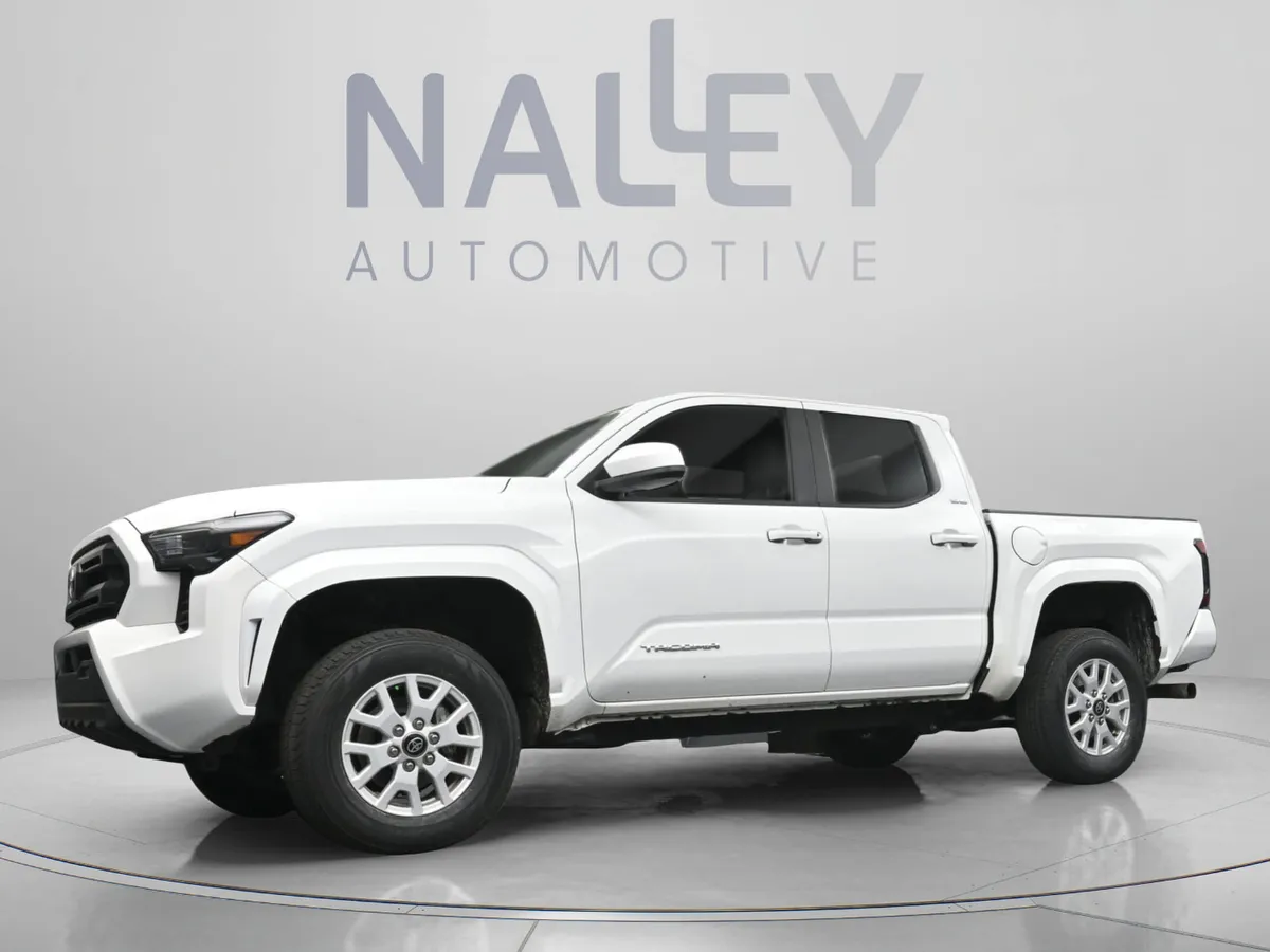 2024 Toyota Tacoma 2WD SR5 thumbnail 2