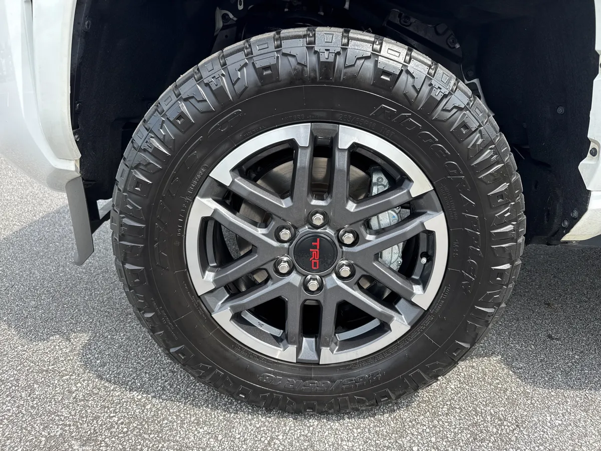 2024 Toyota Tacoma 4WD TRD Sport thumbnail 12