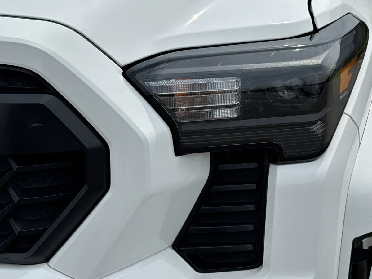 2024 Toyota Tacoma 4WD TRD Sport thumbnail 5