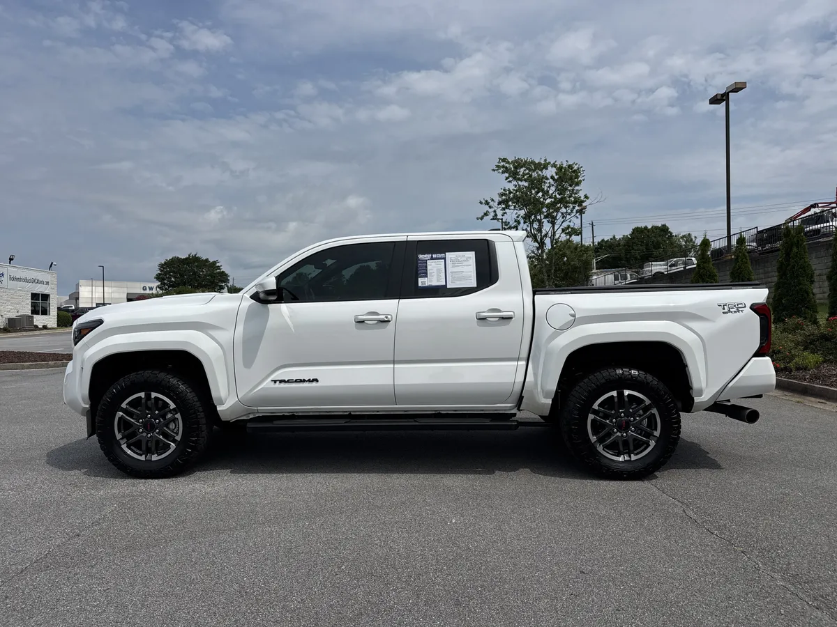 2024 Toyota Tacoma 4WD TRD Sport thumbnail 6