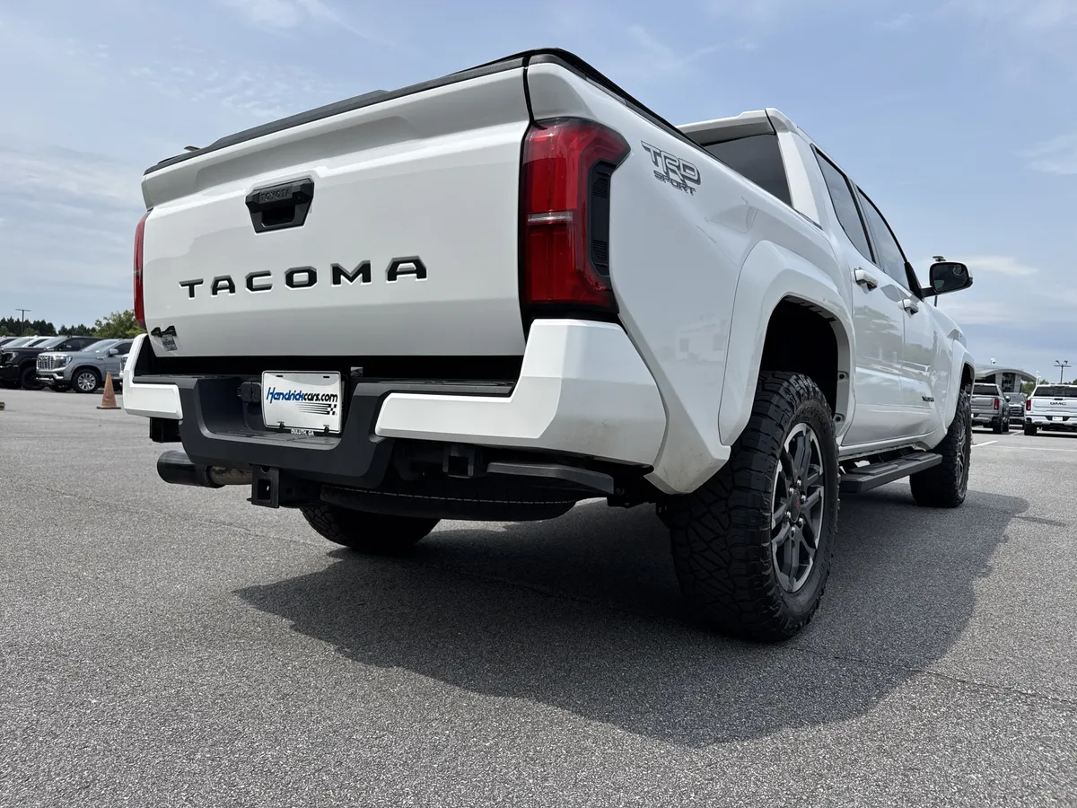 2024 Toyota Tacoma 4WD TRD Sport thumbnail 9