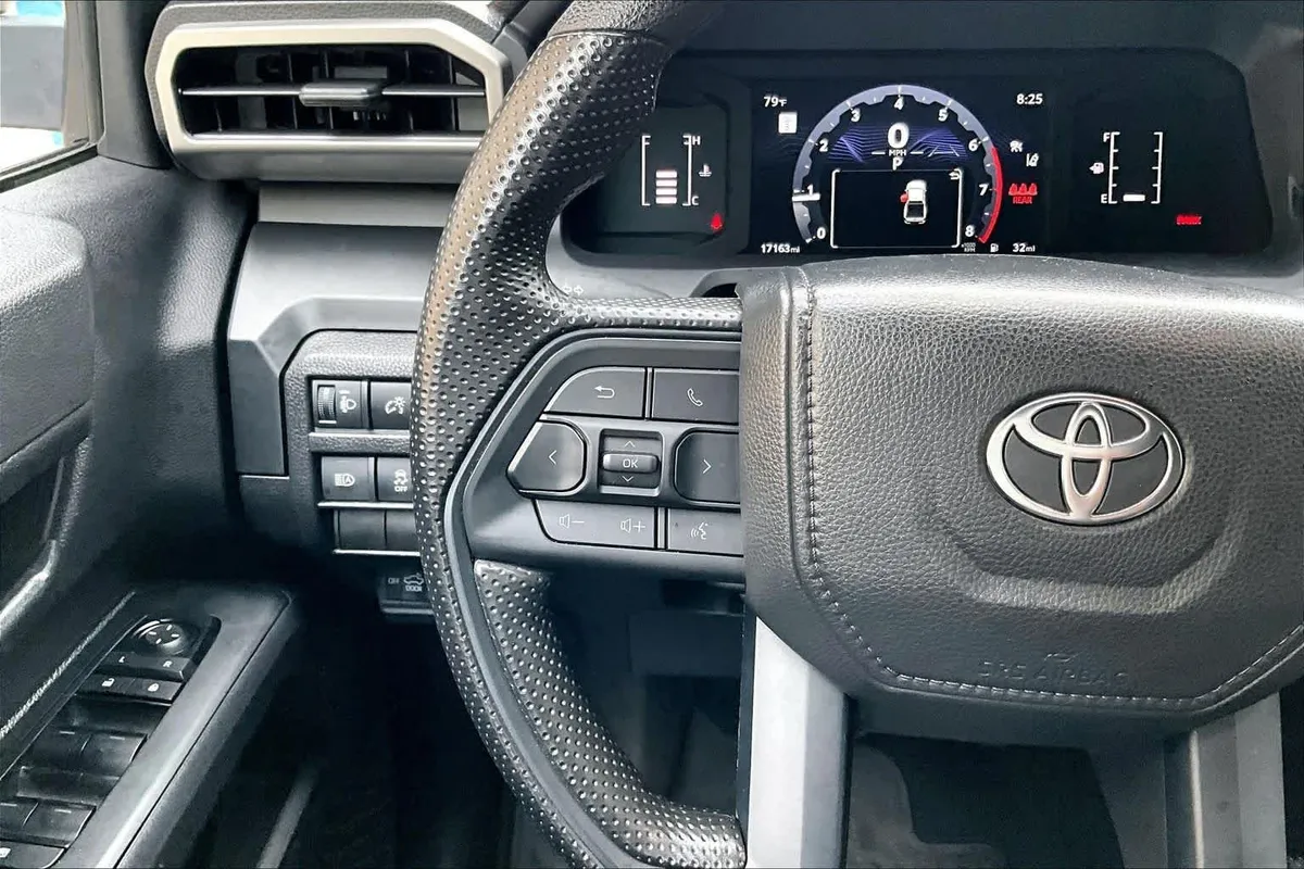 2024 Toyota Tacoma SR thumbnail 24