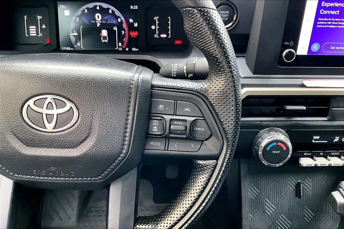 2024 Toyota Tacoma SR thumbnail 25