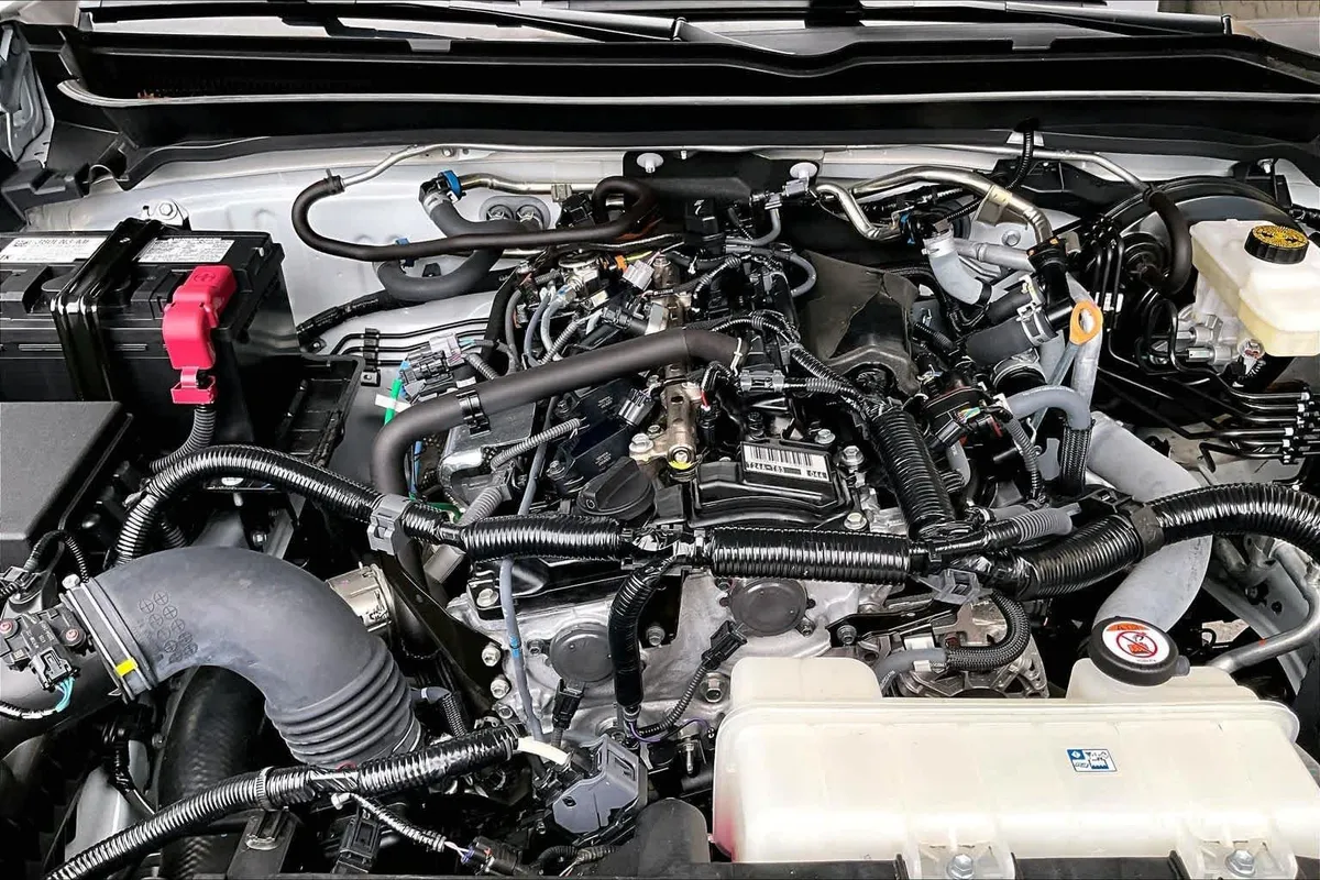 2024 Toyota Tacoma SR thumbnail 32