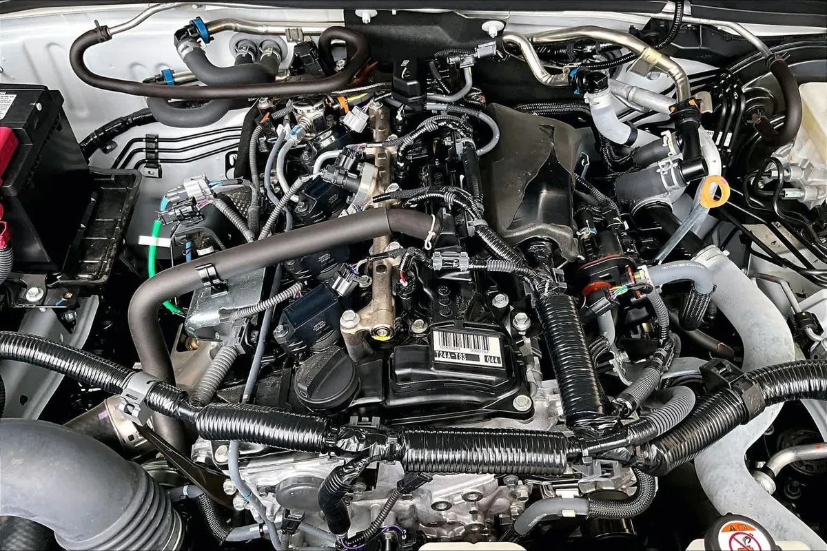 2024 Toyota Tacoma SR thumbnail 33