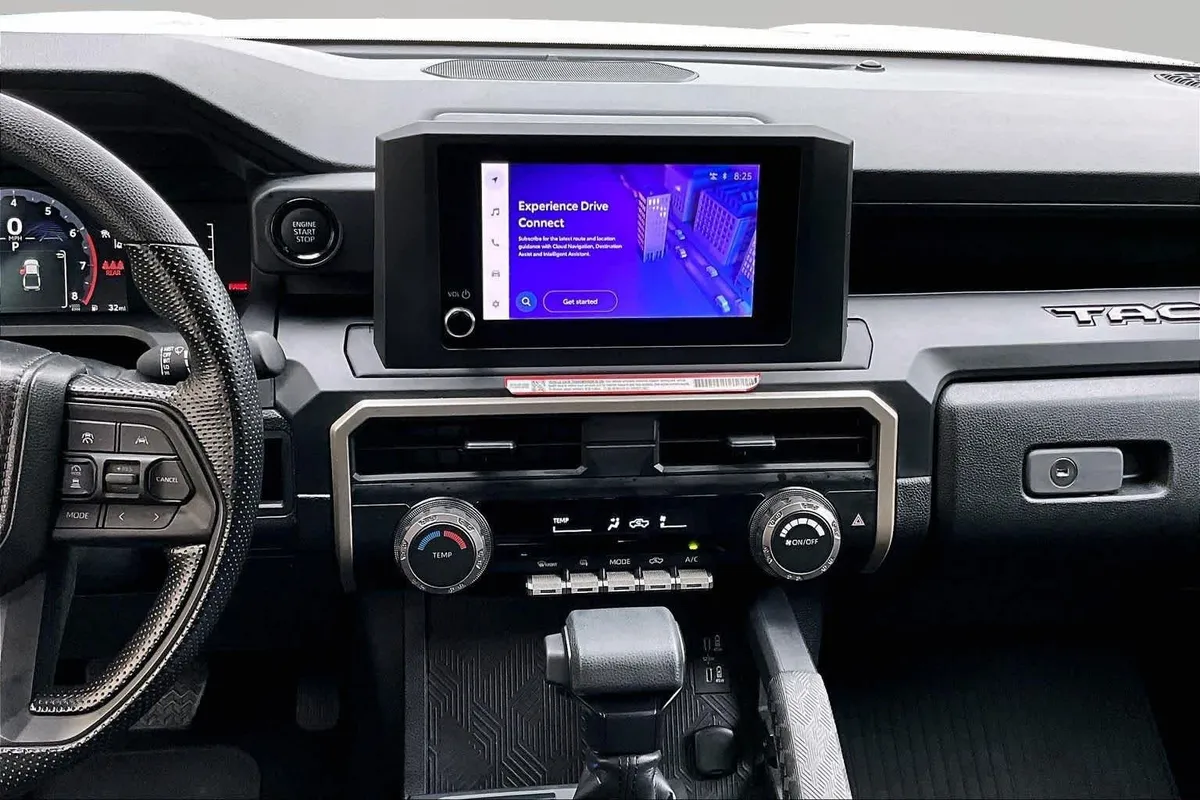 2024 Toyota Tacoma SR thumbnail 7
