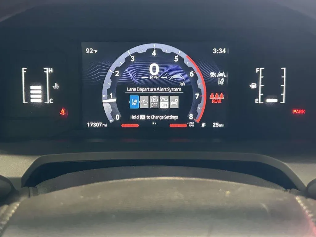 2024 Toyota Tacoma SR thumbnail 28