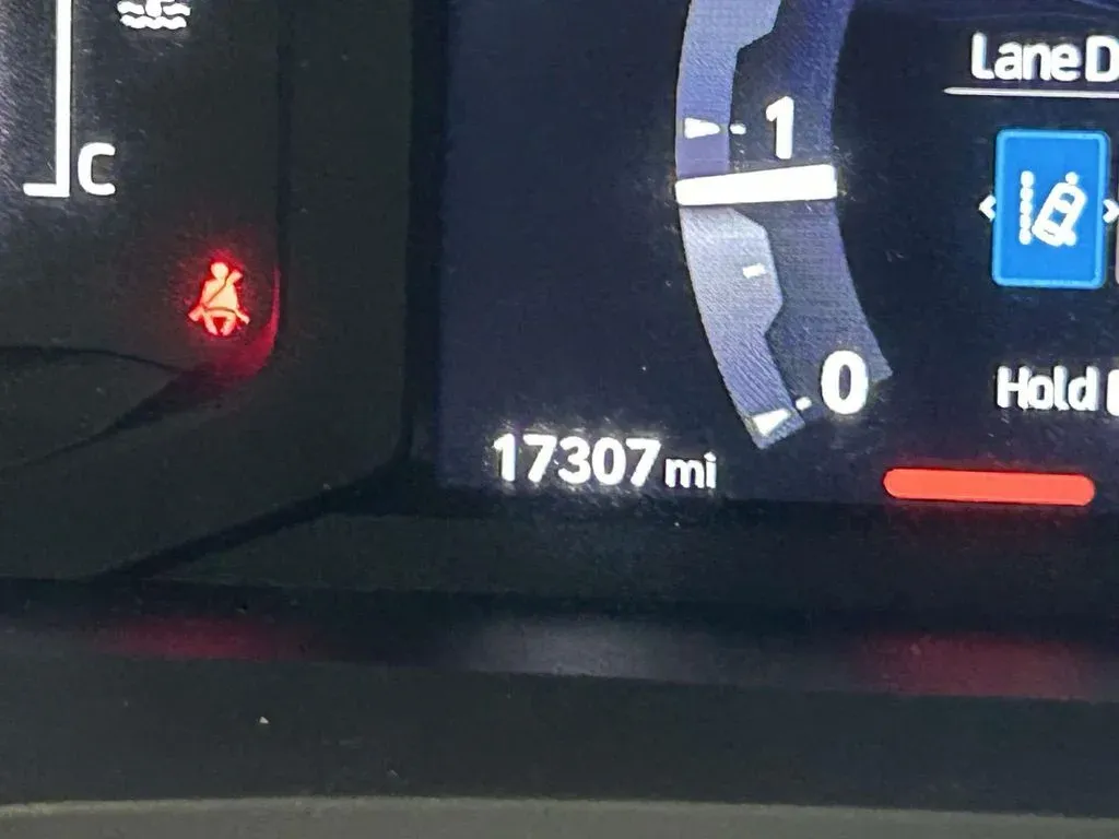 2024 Toyota Tacoma SR thumbnail 29