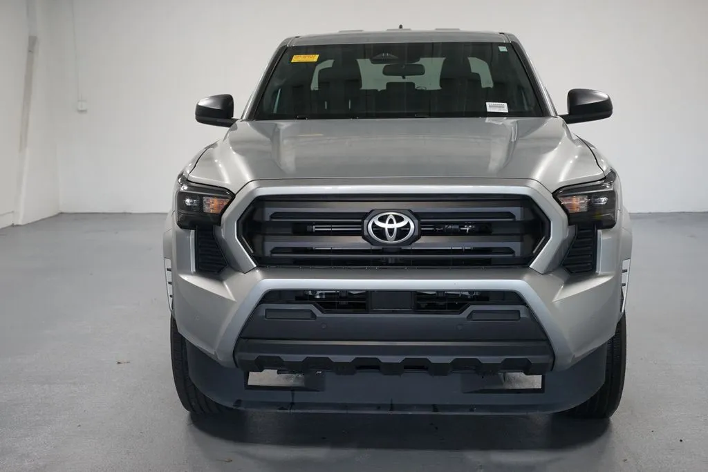 2024 Toyota Tacoma SR thumbnail 2