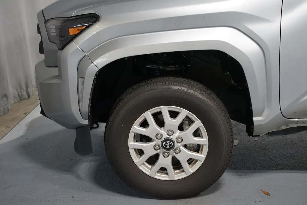 2024 Toyota Tacoma SR thumbnail 5