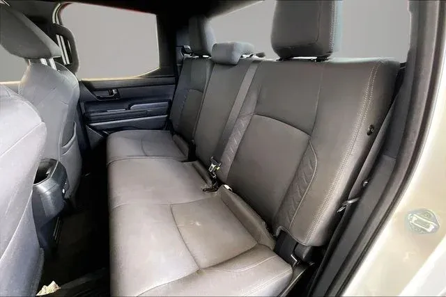 2024 Toyota Tacoma SR thumbnail 19
