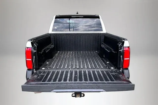 2024 Toyota Tacoma SR thumbnail 29