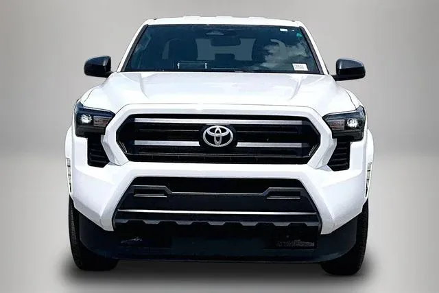 2024 Toyota Tacoma SR thumbnail 3