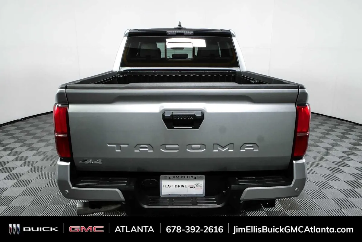 2024 Toyota Tacoma SR5 thumbnail 26
