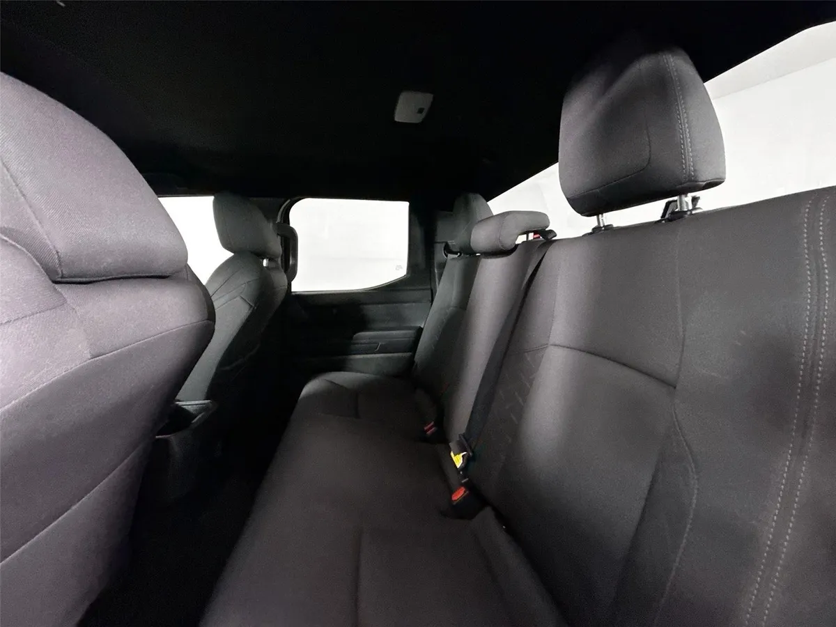 2024 Toyota Tacoma SR5 thumbnail 28