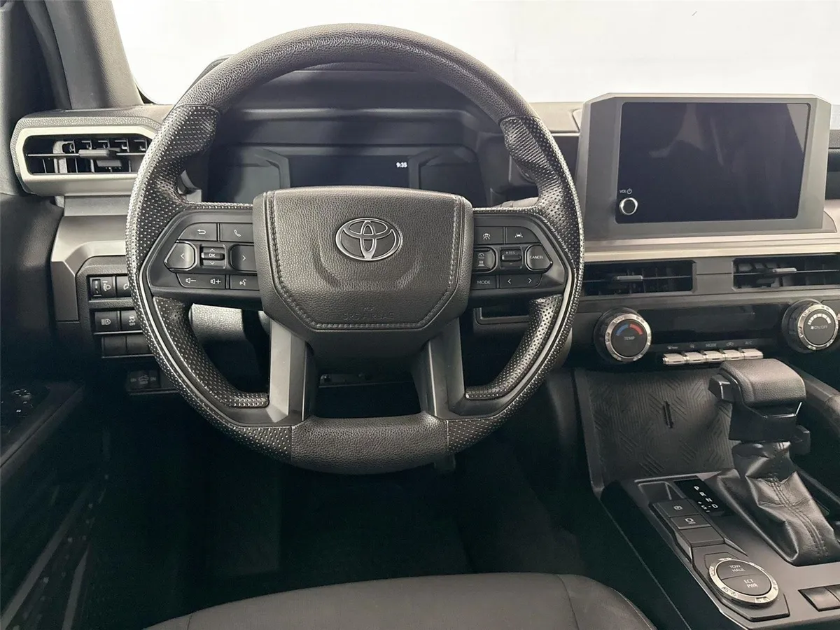2024 Toyota Tacoma SR5 thumbnail 29