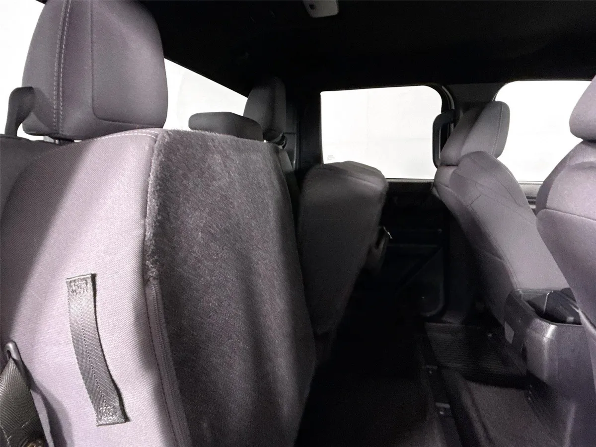2024 Toyota Tacoma SR5 thumbnail 35