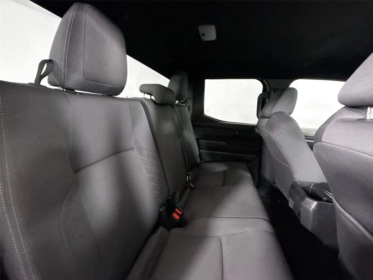 2024 Toyota Tacoma SR5 thumbnail 36