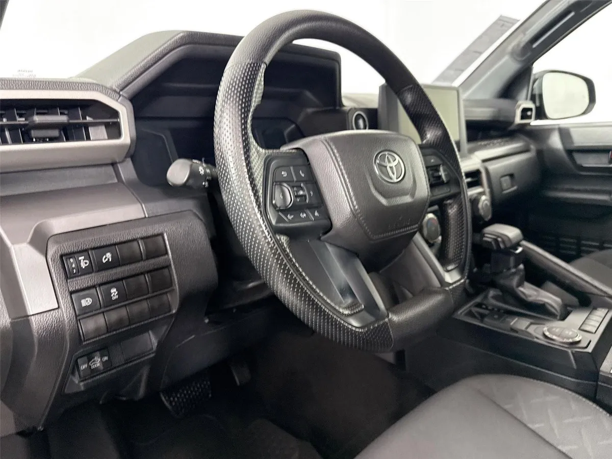 2024 Toyota Tacoma SR5 thumbnail 4