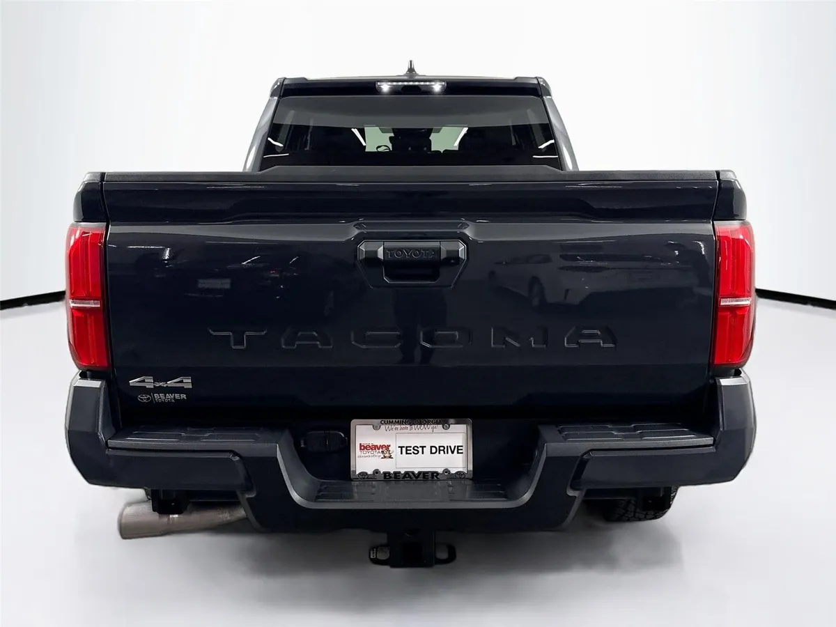 2024 Toyota Tacoma SR5 thumbnail 11